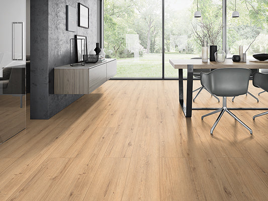 Laminato Idrofugo Uberwood Classen – Beidge 9 × 192 × 1285 mm · AC5 / Classe 33 · Resistente all’acqua 168 ore · Materassino XPS integrato