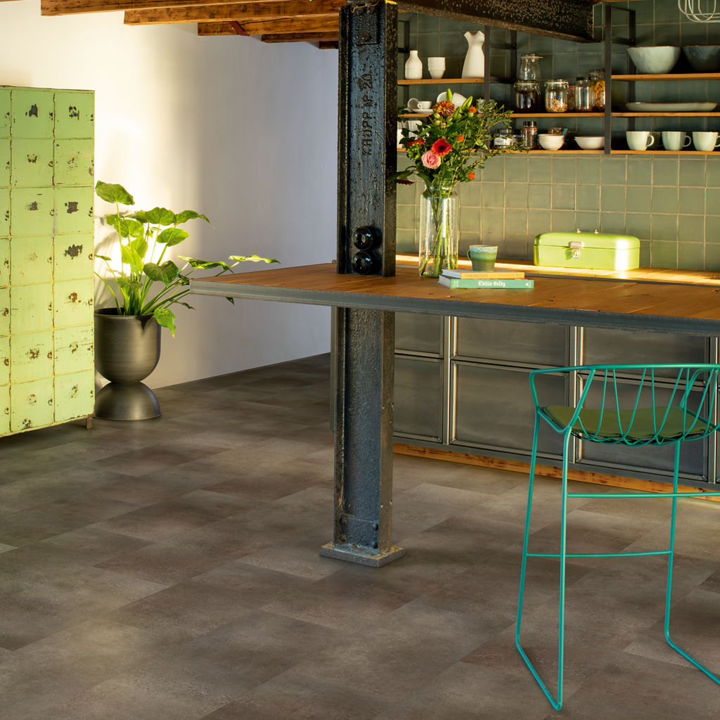 Pavimento Vinilico in SPC Quick-Step Oro 4+1 | Pietra ossidata  – SKU AVSTU40235