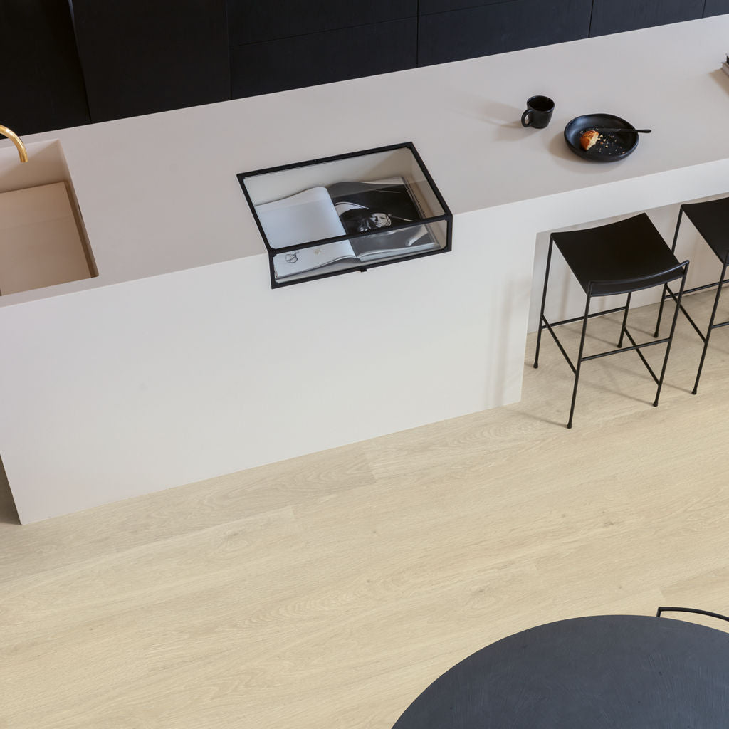 Pavimento Vinilico in SPC Quick-Step Bloom 5+1 | Rovere Della Brezza Beige  – SKU AVMPU40080