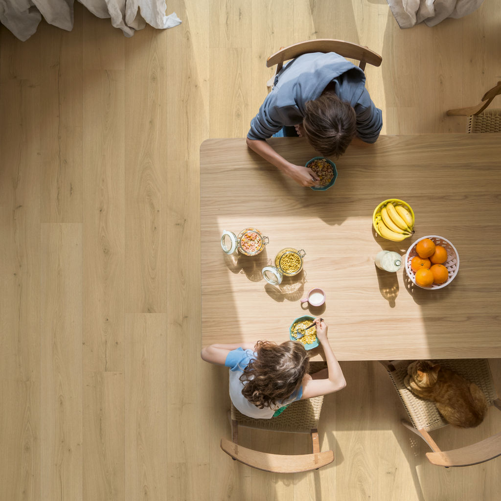 Pavimento Vinilico in SPC Quick-Step Bloom 5+1 | Rovere spazzolato beige  – SKU  AVMPU40319