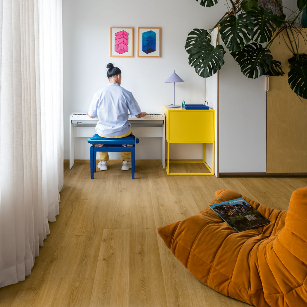 Pavimento Vinilico in SPC Quick-Step Bloom 5+1 | Rovere fumé naturale– SKU AVMPU40238