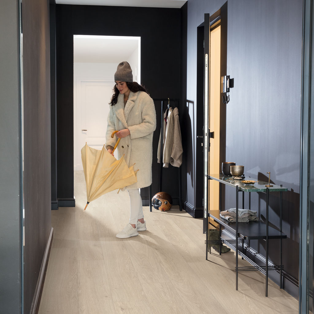 Pavimento Vinilico in SPC Quick-Step Bloom 5+1 | Rovere Della Brezza Beige  – SKU AVMPU40080